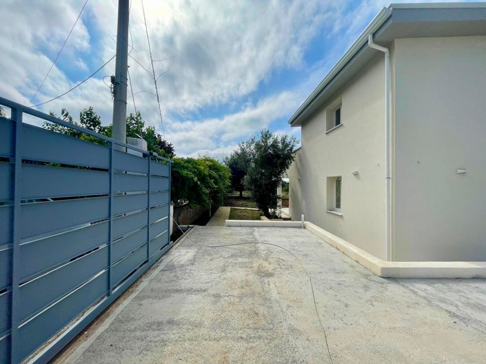 Image No.2-2 Bed Villa for sale