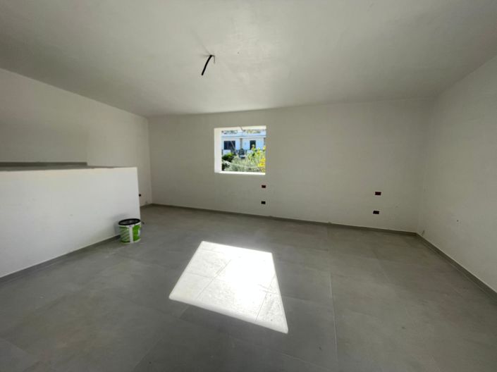 Image No.35-2 Bed Villa for sale