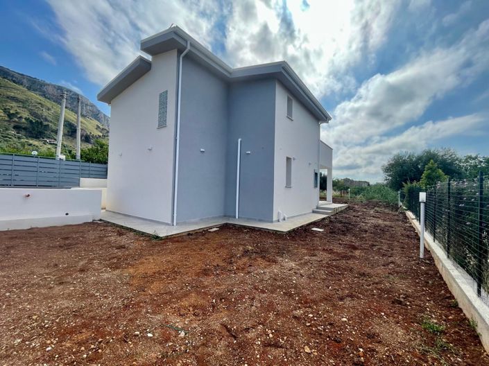 Image No.8-2 Bed Villa for sale