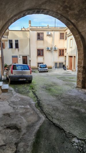 Image No.3-2 Bed House for sale