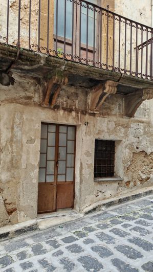 Image No.32-2 Bed House for sale