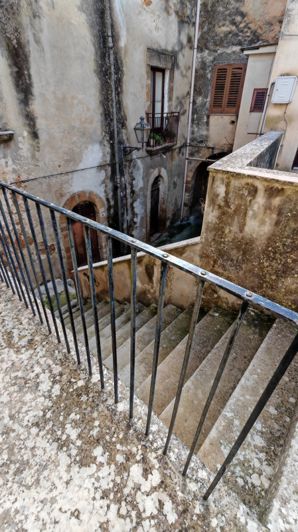 Image No.4-2 Bed House for sale