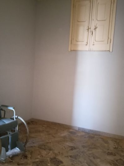 Image No.13-2 Bed House for sale