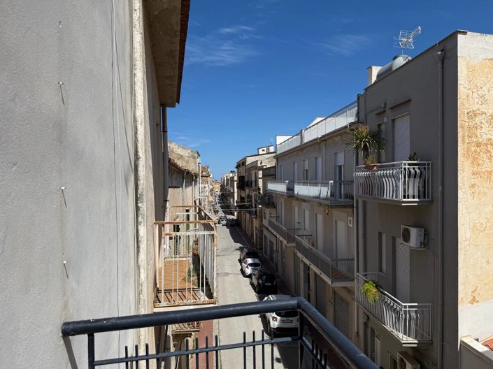 Image No.28-2 Bed Apartment for sale