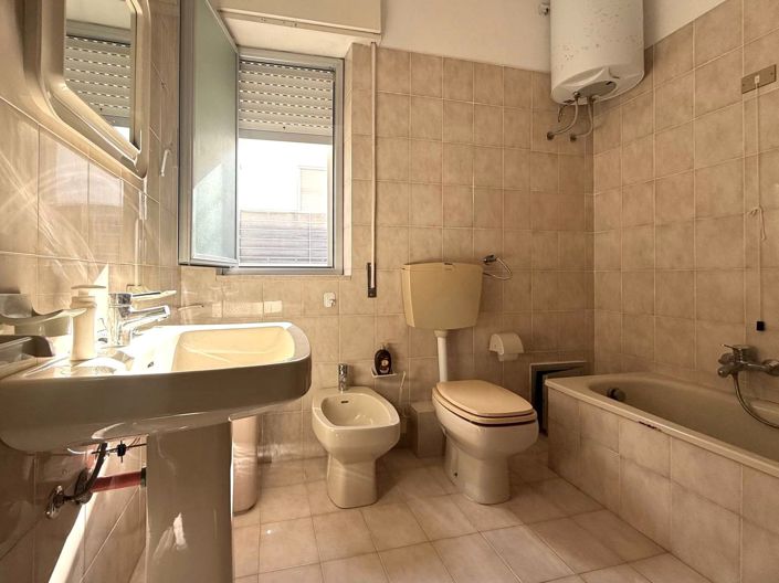 Image No.12-2 Bed Villa for sale