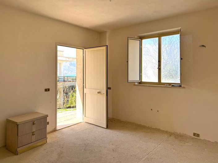 Image No.5-2 Bed Villa for sale