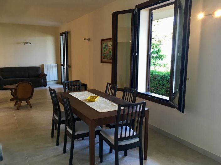 Image No.9-8 Bed House for sale