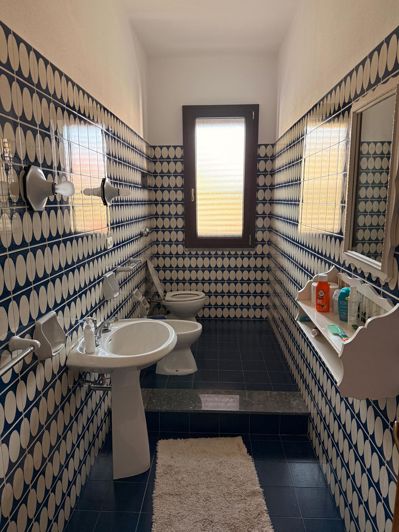 Image No.24-8 Bed House for sale