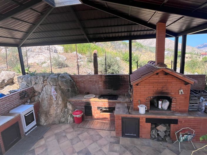 Image No.33-8 Bed House for sale