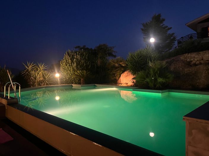 Image No.36-8 Bed House for sale