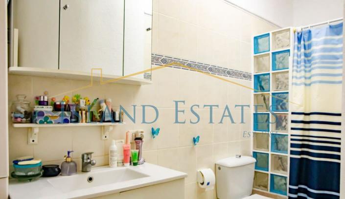 Image No.8-4 Bed House for sale