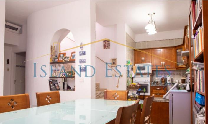 Image No.4-4 Bed House for sale