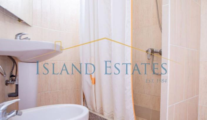 Image No.17-4 Bed House for sale