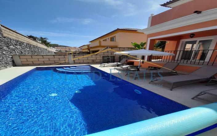 Image No.2-4 Bed Villa for sale