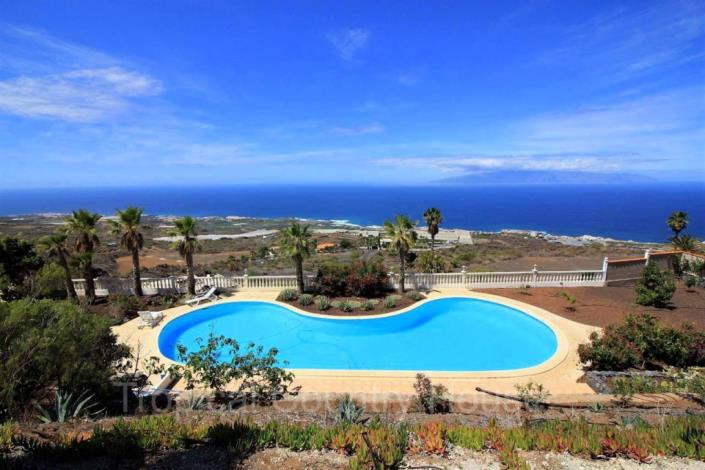 Image No.2-6 Bed Villa / Detached for sale