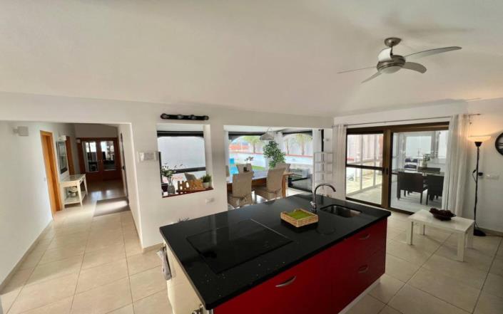 Image No.8-4 Bed Villa / Detached for sale