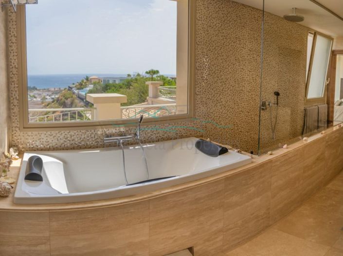 Image No.15-6 Bed Villa for sale