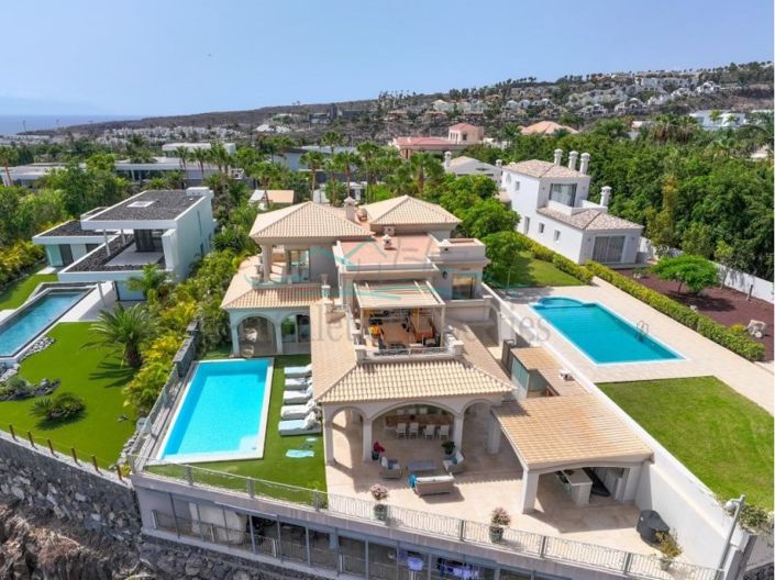 Image No.2-6 Bed Villa for sale