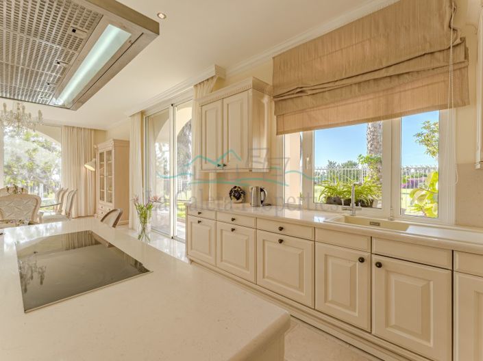 Image No.11-5 Bed Villa for sale