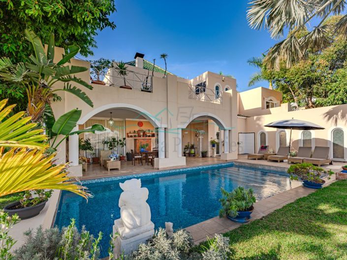 Image No.2-5 Bed Villa for sale