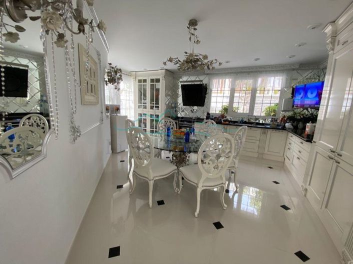 Image No.8-6 Bed Villa for sale