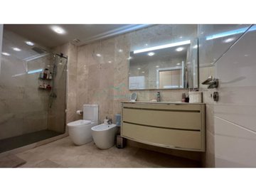 idadf88301-0000-0500-0000-000013fac64b