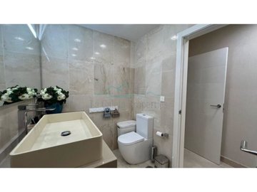 idadf88301-0000-0500-0000-000013fac64e