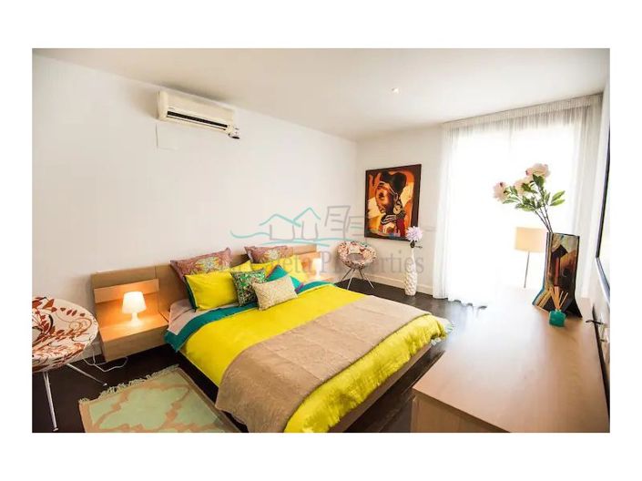 Image No.12-3 Bed House for sale