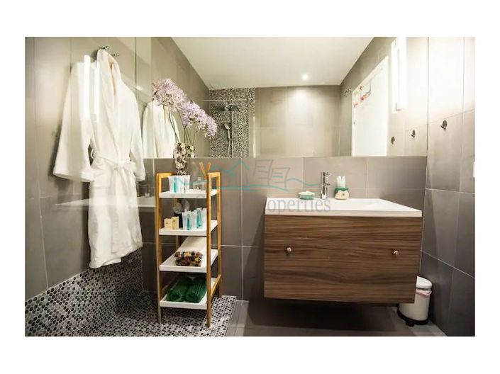 Image No.15-3 Bed House for sale