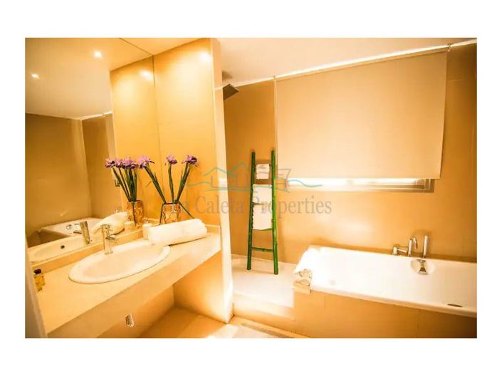 Image No.16-3 Bed House for sale