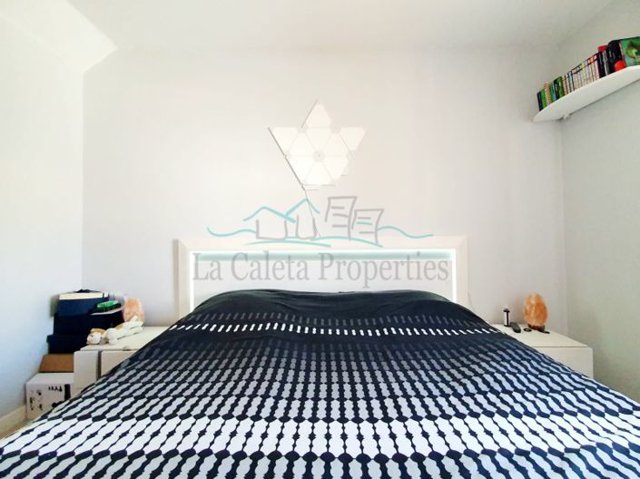 Image No.16-4 Bed House for sale