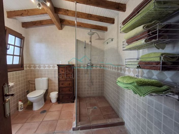 Image No.15-5 Bed Farmhouse for sale