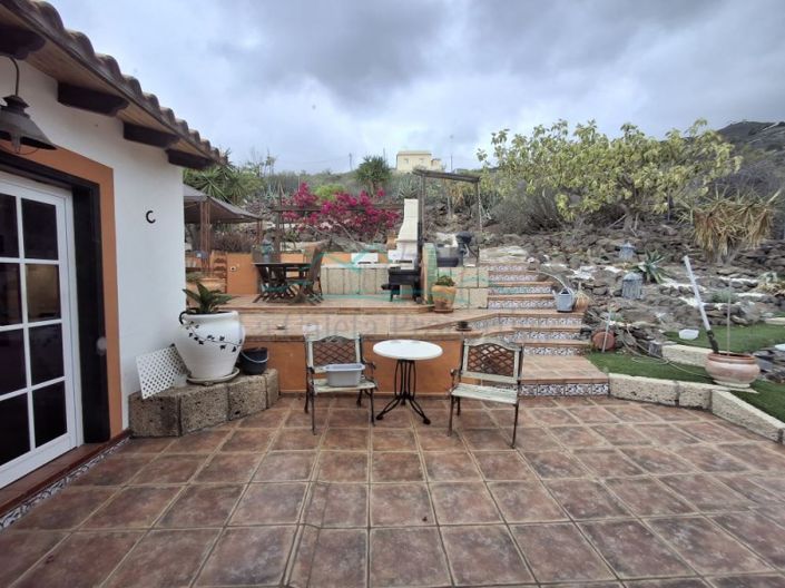 Image No.3-5 Bed Farmhouse for sale