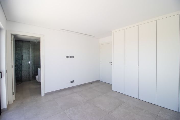 Image No.24-5 Bed Villa for sale