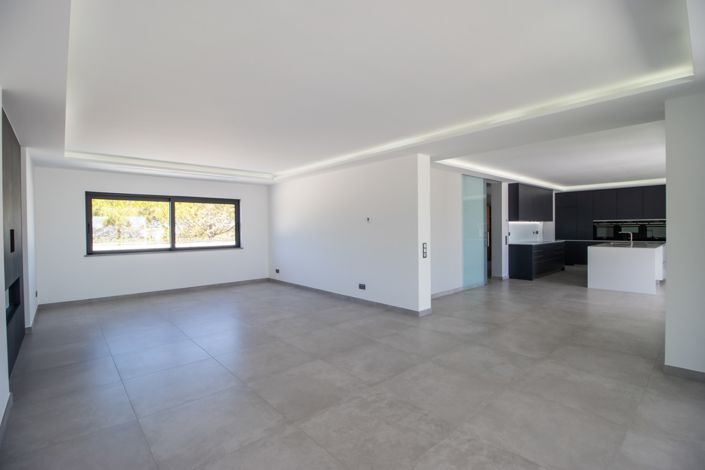 Image No.5-5 Bed Villa for sale