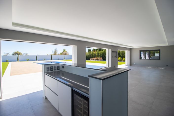 Image No.10-5 Bed Villa for sale