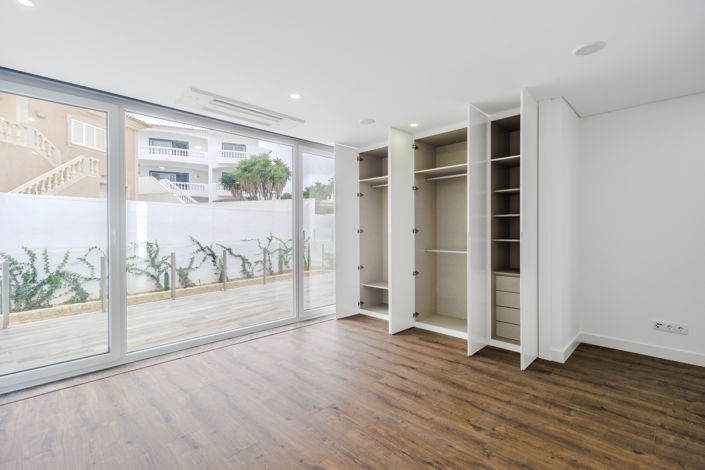 Image No.38-5 Bed Villa for sale