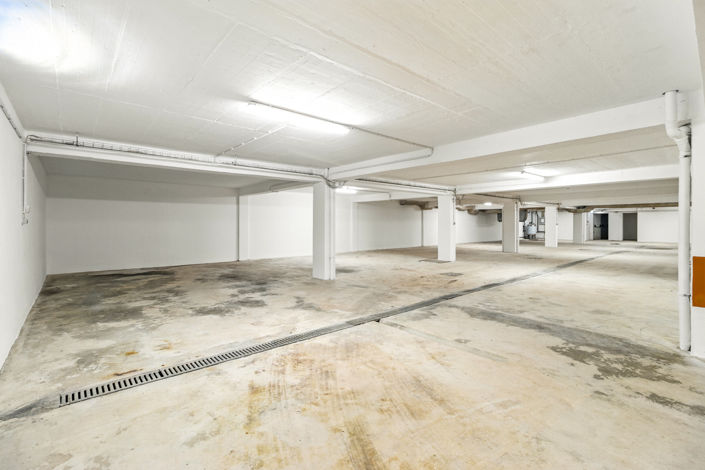 Image No.33-Commercial for sale