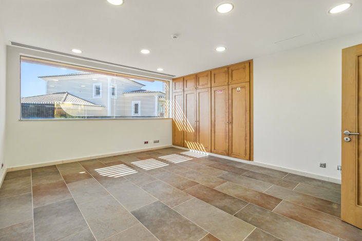 Image No.9-Commercial for sale