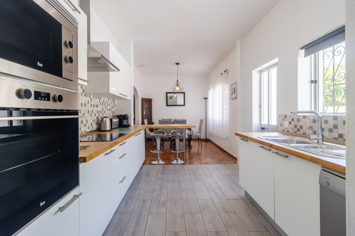 Image No.12-5 Bed Villa for sale