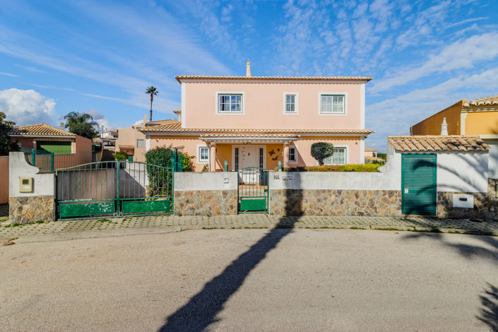 Image No.2-5 Bed Villa for sale