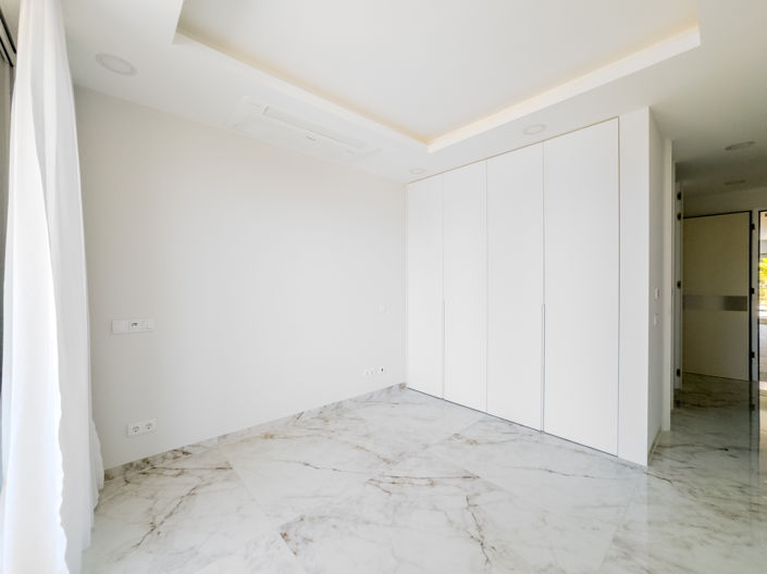 Image No.10-3 Bed Apartment for sale