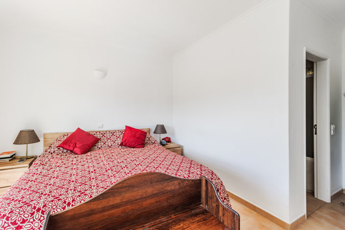 Image No.21-3 Bed Apartment for sale