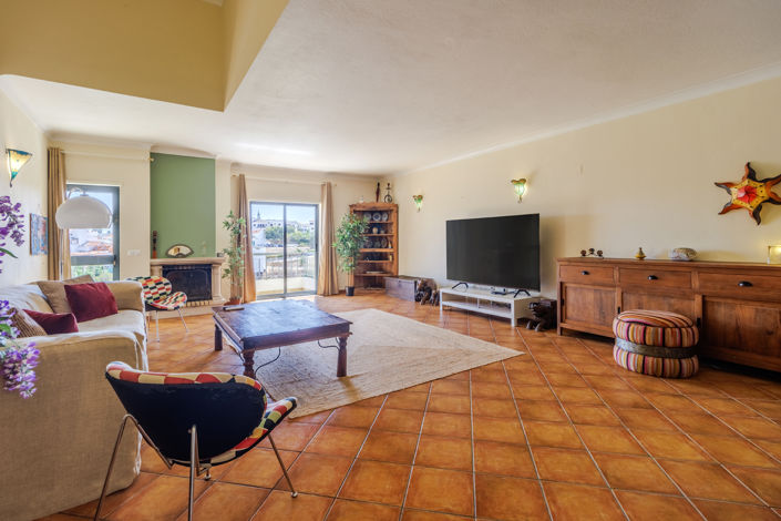 Image No.16-7 Bed Commercial for sale