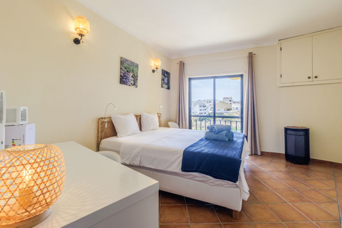 Image No.21-7 Bed Commercial for sale