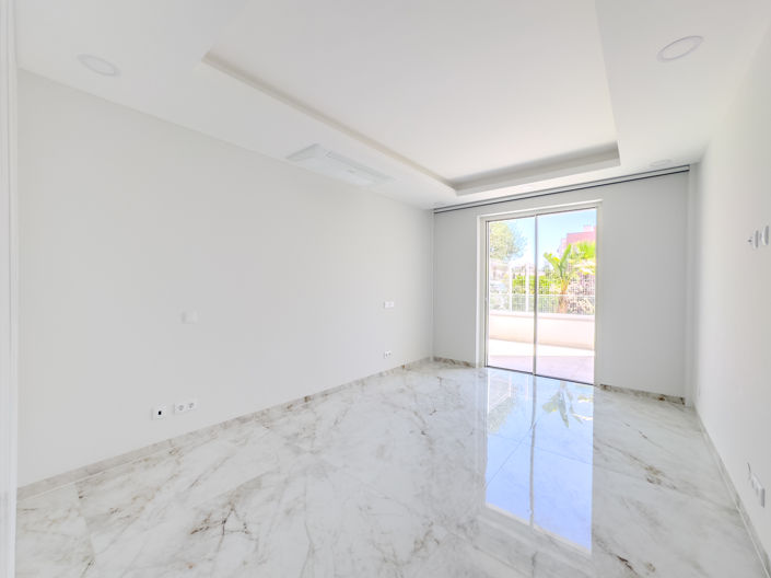 Image No.10-3 Bed Apartment for sale