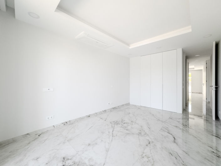 Image No.15-3 Bed Apartment for sale