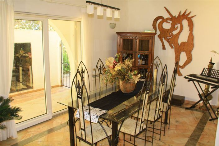 Image No.8-Villa de 5 chambres à vendre à Lagos