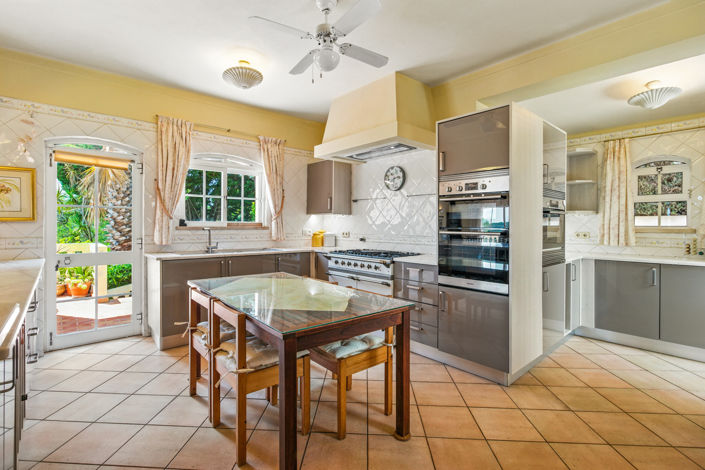 Image No.6-5 Bed Villa for sale