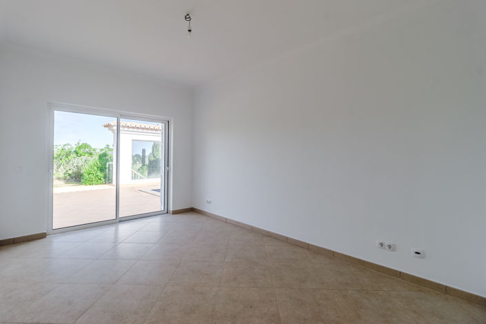 Image No.19-4 Bed Villa for sale